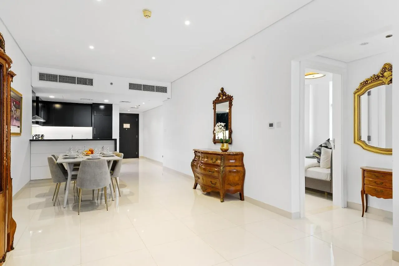Homey 2Br Damac Maison Cour Jardin, Business Bay Dubaj Apartman